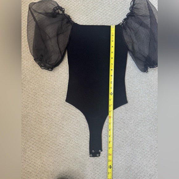 Astr the label Black bubble sleeve Bodysuit - Picture 6 of 9